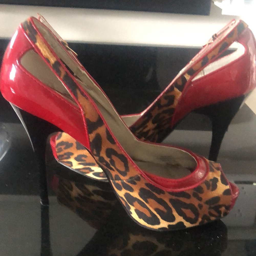 Guess red patent leather leopard print open toe Sexy stilettos Size 7 1/2 - Picture 8 of 9
